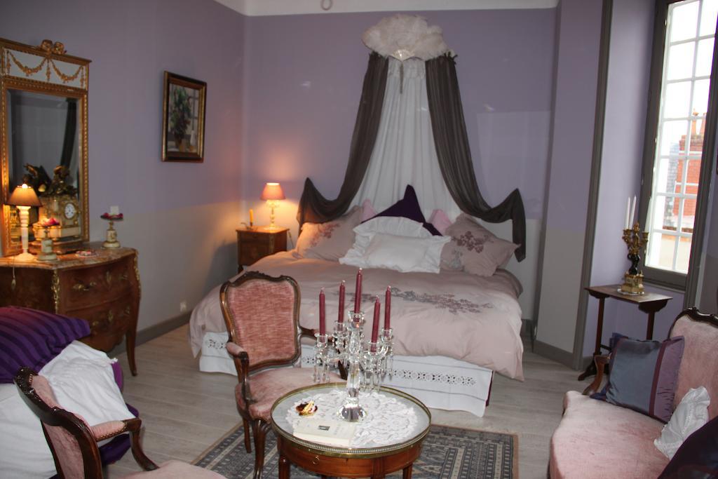 Le Petit Chateau - Tiffauges Proche Puy Dufou Room photo
