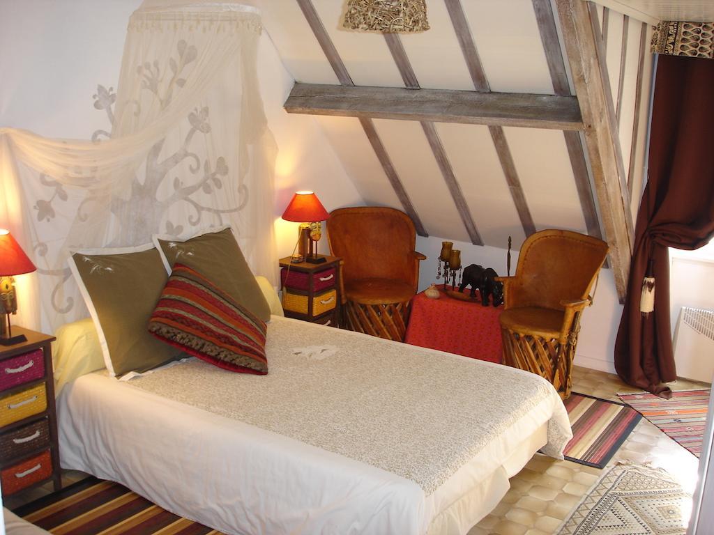 Le Petit Chateau - Tiffauges Proche Puy Dufou Room photo