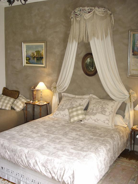 Le Petit Chateau - Tiffauges Proche Puy Dufou Room photo